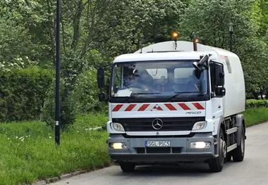 Gliwice sprzątają na wielką skalę. Zamiatarki pracują niemal cały dzień